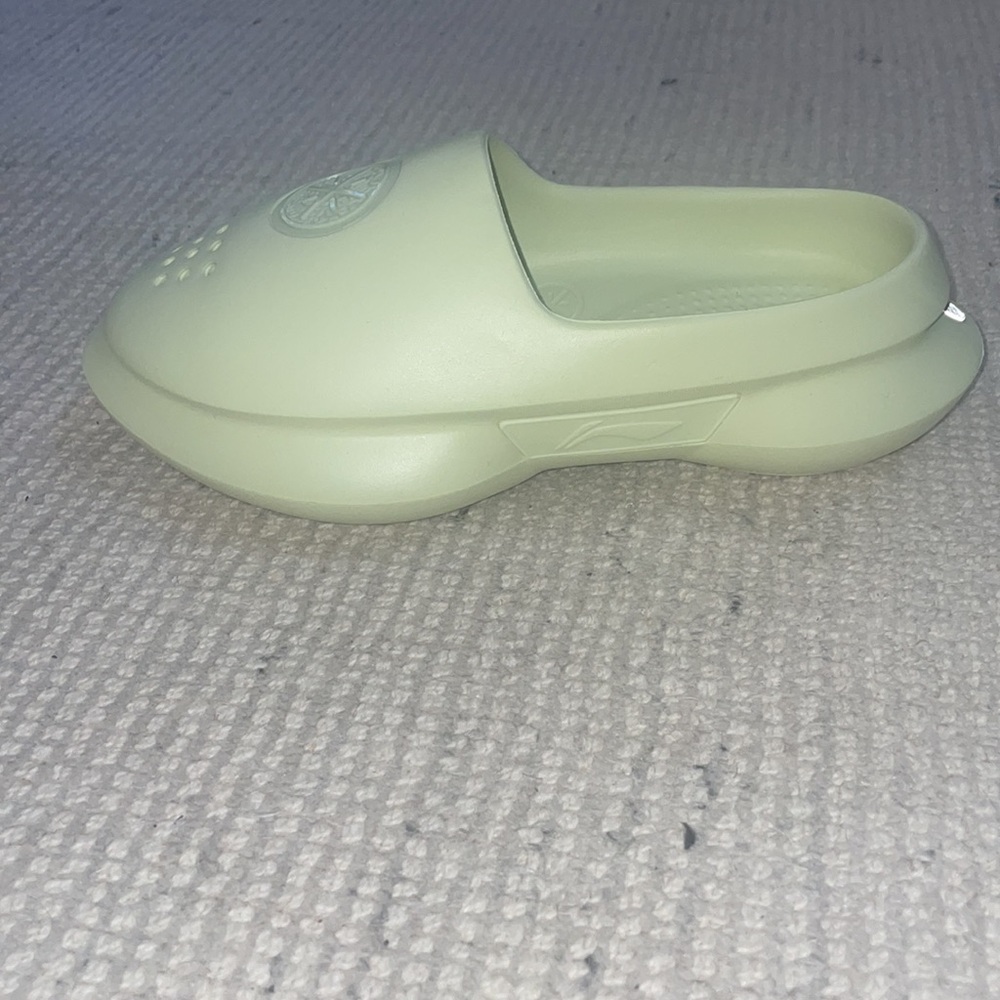 Ways of Wade clog/slides mint green size 7 - Picture 5 of 8